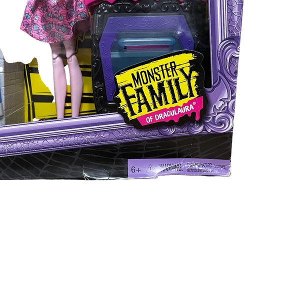 Monster High Vampire Kitchen Monster Family Of Draculara Set Mattel NEW! - Picture 2 of 6